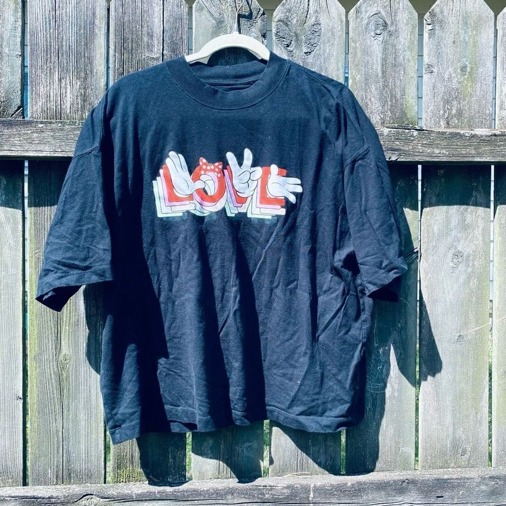 Uniqlo Disney Minnie Mouse LOVE Graphic T Shirt Black Womens Medium